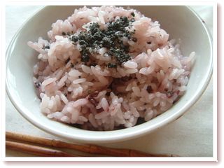 ほんのり紫色の黒米ご飯