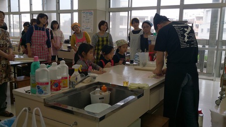浦添中学校親子手打ち教室