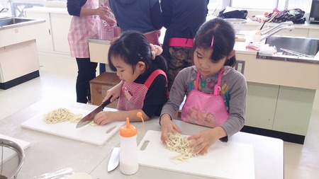 浦添中学校親子手打ち教室