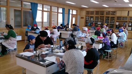コザ小学校親子手打ち教室