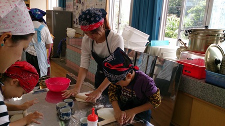 コザ小学校親子手打ち教室