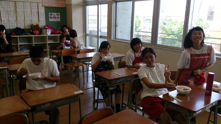 嘉手納中学校沖縄そば手打ち教室
