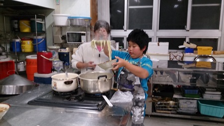 平敷屋中学校PTA沖縄そば手打ち教室