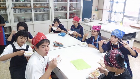 普天間中学校沖縄そば手打ち教室