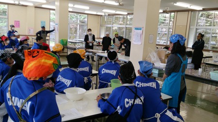 知念中学校沖縄そば手打ち教室