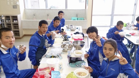 知念中学校沖縄そば手打ち教室