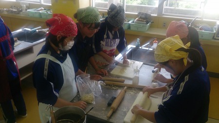 首里中学校沖縄そば手打ち教室