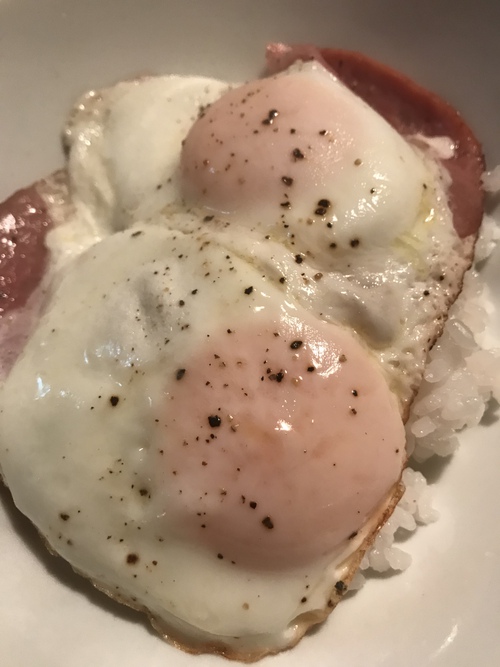 ハムエッグ飯 沖縄ひとりめし