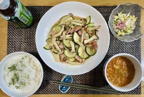 きのことズッキーニのペペロンチーノ & 小松菜スタミナ炒め