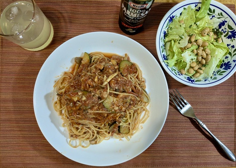 週末のパスタランチ / サバのトマトパスタ & アボカド・ツナのパスタ