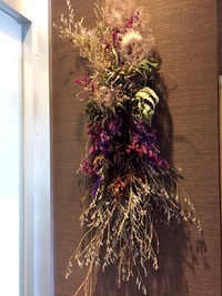 開院祝い用の花贈りから3か月が経過したスワッグです 2017/10/01 22:15:28