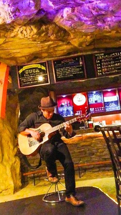 アリビラホテルで三浦慎司スパニッシュギターLIVE