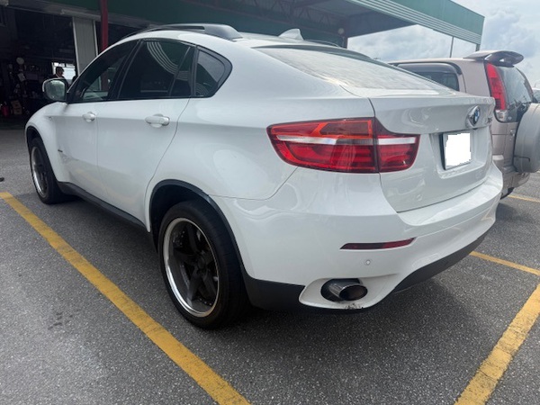 BMW　X6　タイヤ交換　アライメント！