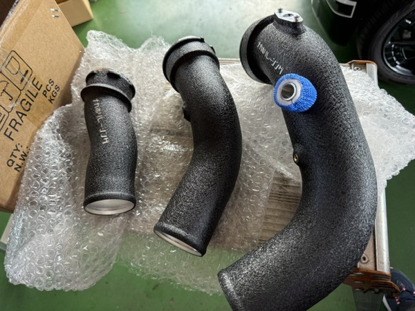 BMW　F22　チャージパイプ交換！