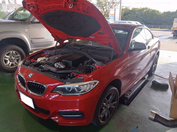 BMW　F22　チャージパイプ交換！
