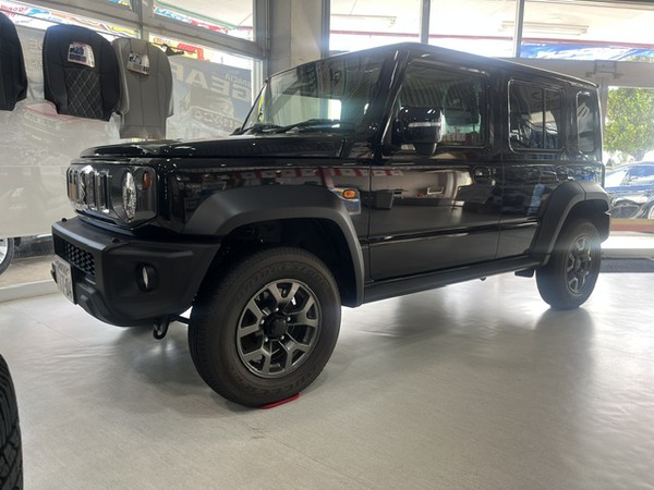 未使用車ジムニーノマド10月1日販売