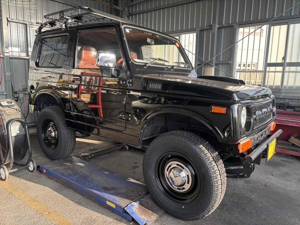 JA11　ジムニー　タイヤホイルセット取付