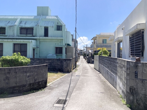  与那城平安座