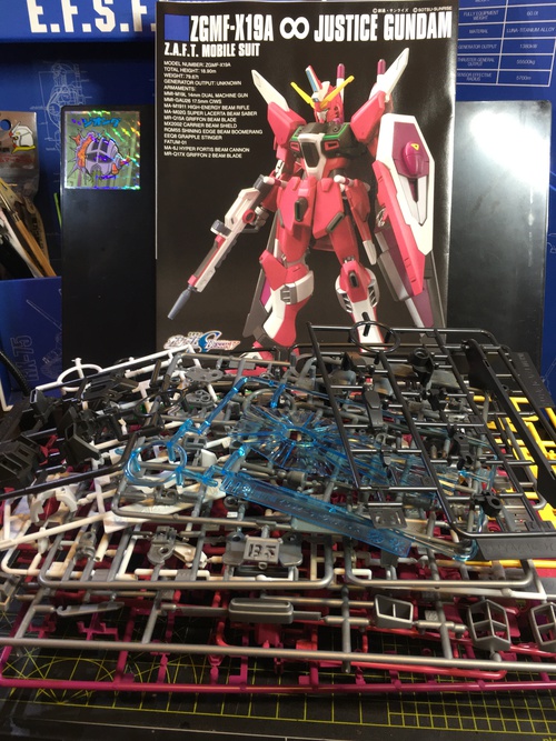 ①完璧で究極のガンダム