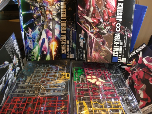 ①完璧で究極のガンダム