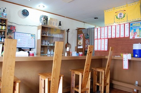 凸凹そば（那覇市）