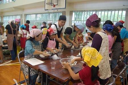 沖縄そば　沖縄そば伝道師　高原小学校　手打ち教室
