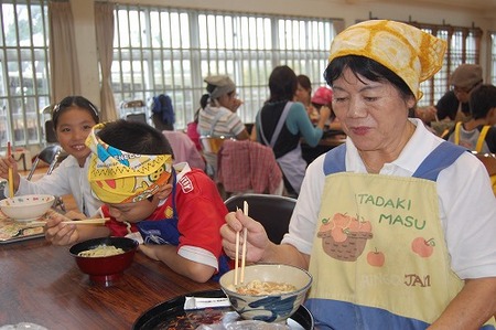 沖縄そば　沖縄そば伝道師　高原小学校　手打ち教室
