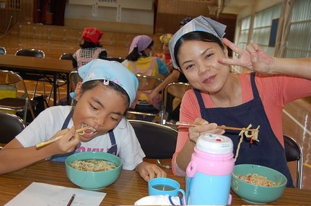 沖縄そば　沖縄そば伝道師　高原小学校　手打ち教室
