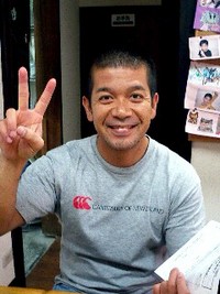喜屋武　満　来店