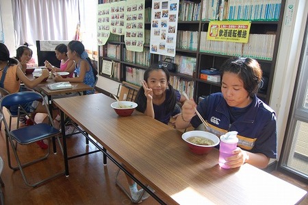 沖縄そば手打ち教室（港川学童クラブ）