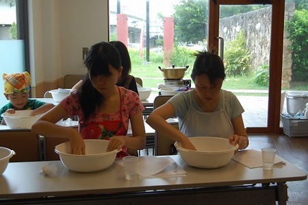 親子手打ち沖縄そば教室（てぃーだスクエア）第４回