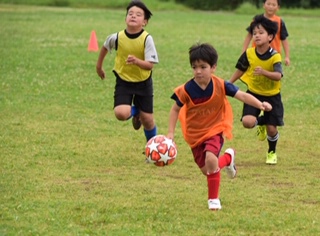 ４歳 小学４年生以下でサッカーミニゲーム楽しもうの会photo 沖縄 たきばる東フットボールクラブ