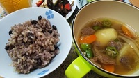 　発芽玄米ご飯と牛筋スープ