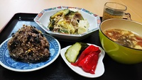 発芽玄米ご飯と、ゴーヤーチャンプルー