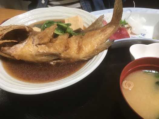 えいと食堂へ