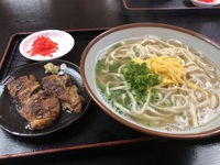 あさりバターをトッピングした沖縄そば