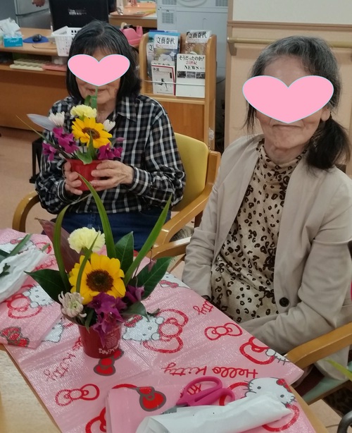 毎月恒例フラワーアレンジメント❀
