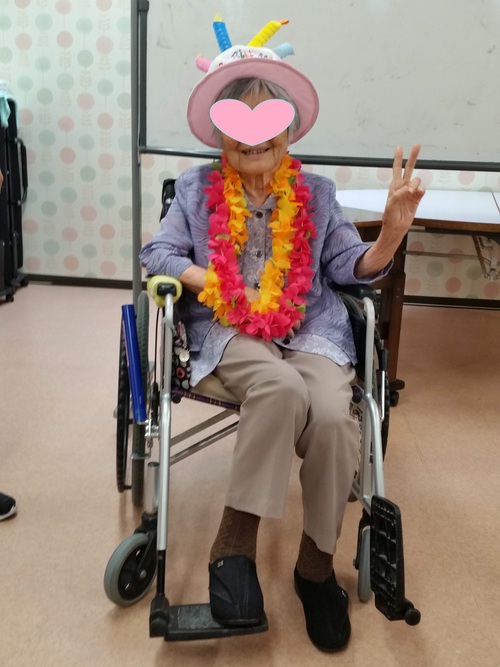 デイサービスてだこ苑にて母の日会を開催しました☆ デイサービスてだこ苑にて母の日会を開催しました☆
