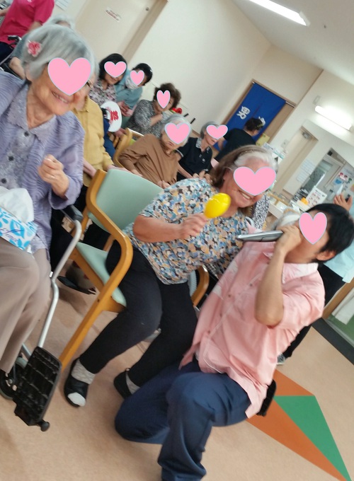 デイサービスてだこ苑にて母の日会を開催しました☆ デイサービスてだこ苑にて母の日会を開催しました☆