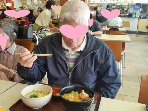誕生日の外出支援デイサービスてだこ苑
