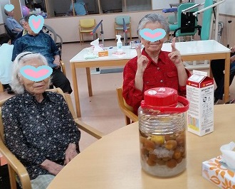 デイサービスてだこ苑にて梅酒作りをしました