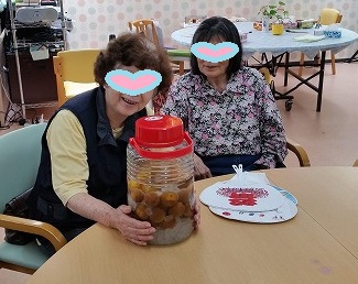 デイサービスてだこ苑にて梅酒作りをしました