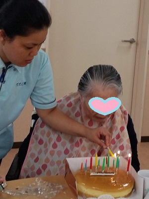 ささやかながら、お誕生日をお祝いしましたデイサービスてだこ苑