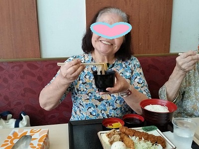毎月恒例の誕生者ランチ外出に行ってきました。デイサービスてだこ苑