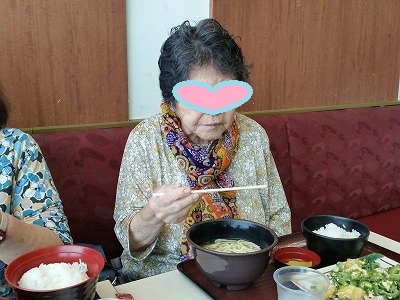 毎月恒例の誕生者ランチ外出に行ってきました。デイサービスてだこ苑