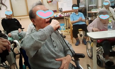 大晦日のデイサービスはカラオケで締めました(^o^)