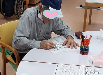 毎月恒例カレンダー作り☆デイサービスてだこ苑