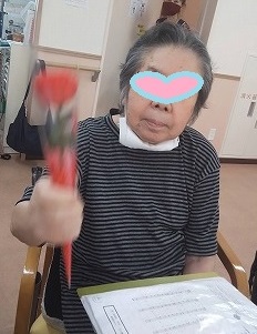 母の日をお祝いしました☆デイサービスてだこ苑