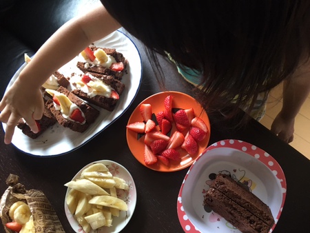 ミニオンと同じ黄色カラーでデザインネイル♡