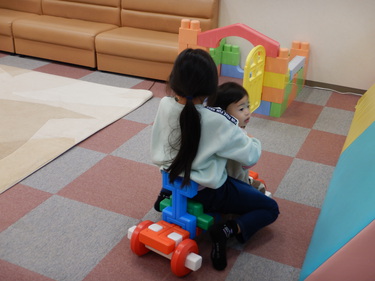 広場の様子とご挨拶